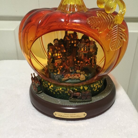 Thomas Kinkade “Reflections of a Harvest Season” Lighted Glass Pumpkin Animated - Picture 1 of 12